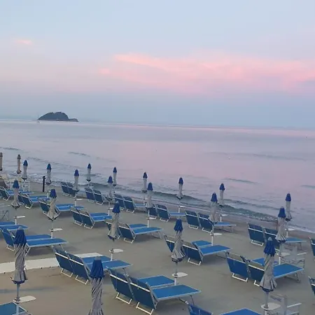 Stella Del Mare - A Pochi Passi Dalla Alassio